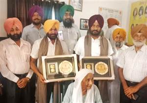 ਬਰਨਾਲਾ ਦੇ ਪੁਲਿਸ ਅਫ਼ਸਰਾਂ ਦੀ ਸ਼ਾਨਦਾਰ ਸੇਵਾ ਨੂੰ ਸਲਾਮ, ਰਾਸ਼ਟਰਪਤੀ ਮੈਡਲ ਹਾਸਲ ਕਰਨ ’ਤੇ ਕੀਤਾ ਸਨਮਾਨ