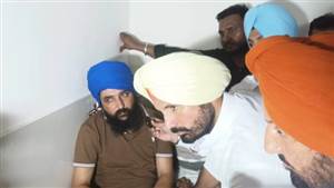 ਵੜਿੰਗ ਨੇ ਮੋਹਨਜੀਤ ਦਾ ਜਾਣਿਆ ਹਾਲ, ਕਿਹਾ- ਸੀਐੱਮ ਦਾ ਹਰ ਥਾਂ ਕਾਲੀਆਂ ਝੰਡੀਆਂ ਨਾਲ ਕਰਾਂਗੇ ਵਿਰੋਧ