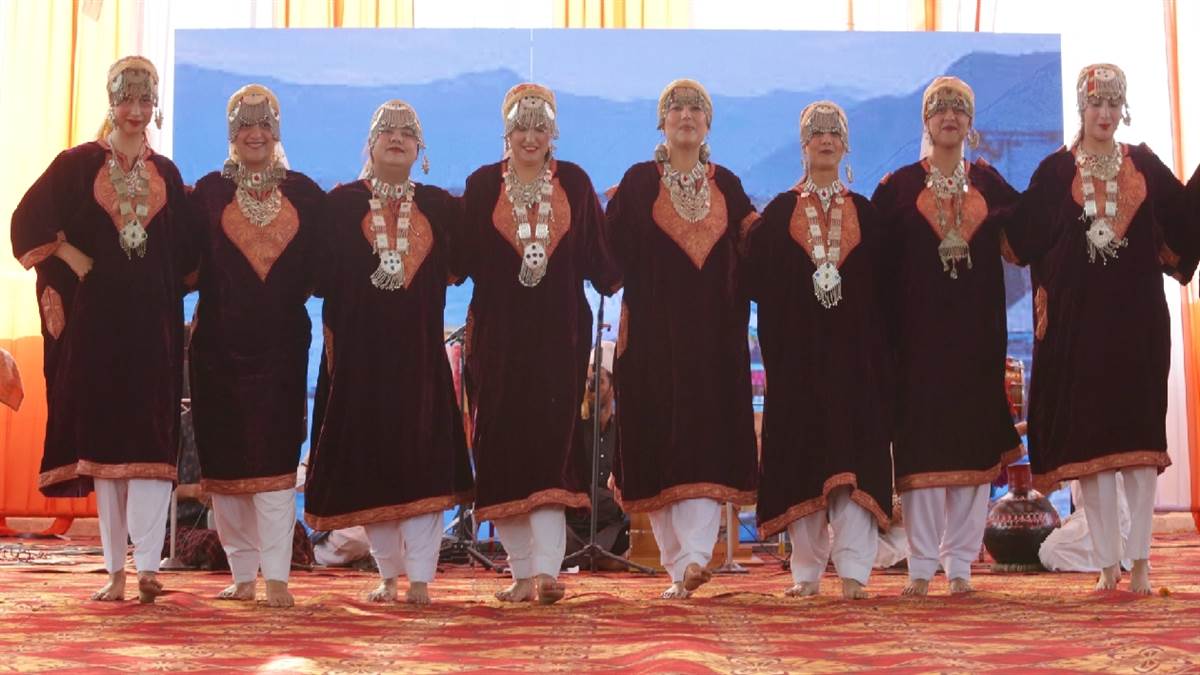 ਸਾਰਸ ਮੇਲਾ 2025 : ਵੱਖ-ਵੱਖ ਸੂਬਿਆਂ ਦੇ ਹੋਏ ਸੱਭਿਆਚਾਰ ਪ੍ਰੋਗਰਾਮ