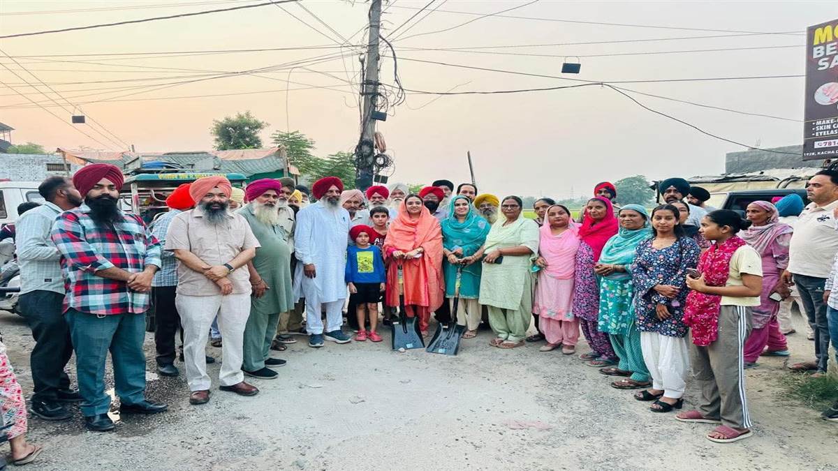 ਸੜਕਾਂ ’ਤੇ ਪ੍ਰੀਮਿਕਸ ਪਾਉਣ ਦਾ ਕੰਮ ਆਰੰਭ ਕਰਵਾਇਆ