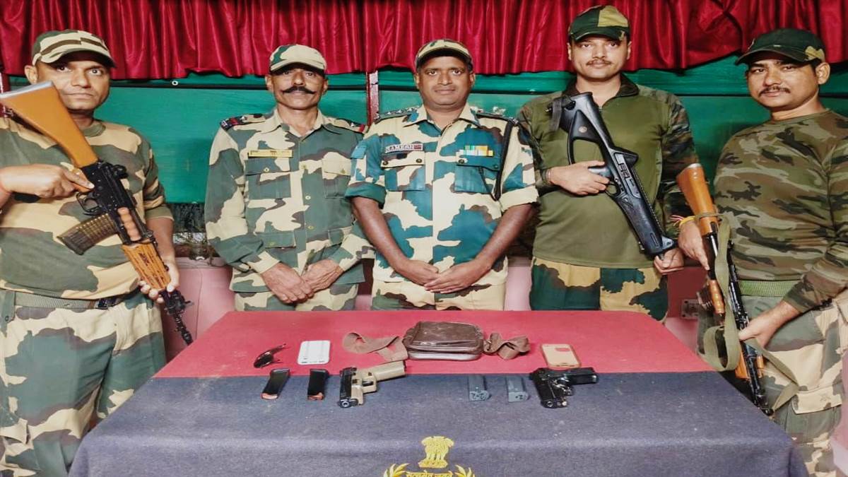 ਅੰਮ੍ਰਿਤਸਰ ਸਰਹੱਦ 'ਤੇ BSF ਨੇ ਦੋ ਪਿਸਤੌਲ ਬਰਾਮਦ ਕੀਤੇ, ਪਾਕਿਸਤਾਨੀ ਡਰੋਨ ਵੱਲੋਂ ਸੁੱਟੇ ਜਾਣ ਦਾ ਸ਼ੱਕ