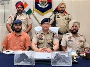 ਮੁਕੁਲ ਮੱਟੂ ਗਿਰੋਹ ਦਾ ਮੈਂਬਰ ਕਾਬੂ, ਵਿਦੇਸ਼ੀ ਪਿਸਤੌਲ ਸਣੇ ਦੋ ਹਥਿਆਰ ਬਰਾਮਦ