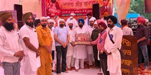 ਸ੍ਰੀ ਗੁਰੂ ਰਵਿਦਾਸ ਮਹਾਰਾਜ ਜੀ ਦੇ ਦਰਸਾਏ ਮਾਰਗ ਤੇ ਚੱਲਣ ਦੀ ਲੋੜ : ਬਾਜ਼ੀਗਰ