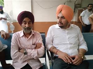‘ਸਰਪੰਚਾਂ, ਤੈਨੂੰ ਕਿਹਾ ਸੀ ਨਾ 10 ਦਿਨ ਘਰੋਂ ਬਾਹਰ ਨਾ ਨਿਕਲੀਂ’... ਨਹੀਂ ਝੱਲਿਆ ਜਾਂਦਾ ਸੀ ਭਰਾ ਦਾ ਵਿਰਲਾਪ