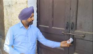 ਬਰਨਾਲਾ 'ਚ ਮਿਲਾਵਟਖੋਰਾਂ 'ਤੇ ਵੱਡਾ ਐਕਸ਼ਨ: ਰਿਹਾਇਸ਼ੀ ਮਕਾਨ 'ਚ ਚੱਲ ਰਹੀ ਤੇਲ ਫੈਕਟਰੀ ਸੀਲ, 1100 ਲੀਟਰ ਮਿਲਾਵਟੀ ਤੇਲ ਤੇ ਕੈਮੀਕਲ ਜ਼ਬਤ