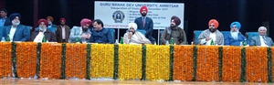 ਜੀਐੱਨਡੀਯੂ ’ਚ 5 ਚੇਅਰਾਂ ਦਾ ਮੁੱਖ ਮੰਤਰੀ ਨੇ ਕੀਤਾ ਸ਼ੁੱਭ ਆਰੰਭ, ਕਿਹਾ- ਸਮੁੱਚੇ ਉੱਚ ਵਿੱਦਿਅਕ ਅਦਾਰੇ ਨੌਜਵਾਨਾਂ ਨੂੰ ਰੁਜ਼ਗਾਰ ਦੇ ਮੌਕੇ ਪੈਦਾ ਕਰਨ ਵਾਲੀ ਵਿੱਦਿਆ ਦੇਣ