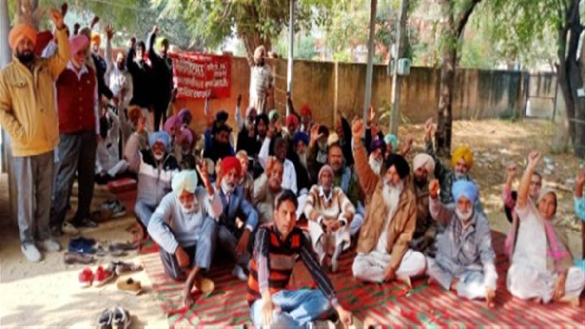 Massive protest rally held by the retired employees at the divisional office Giddarbaha