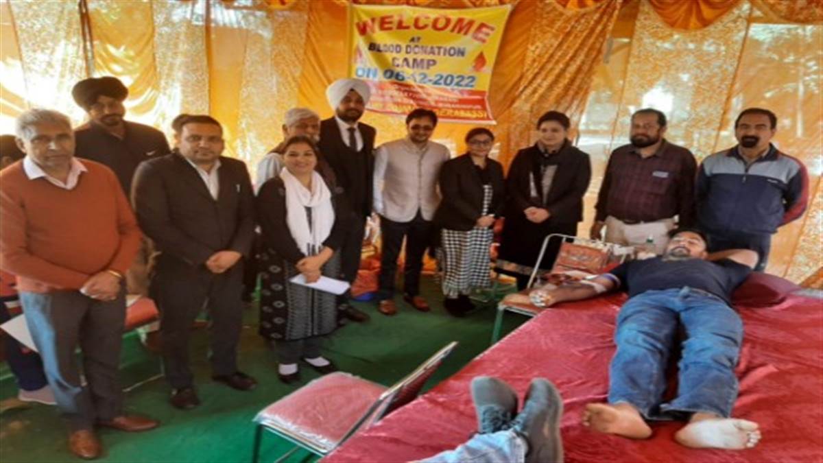 Every healthy person must donate blood: Randhawa