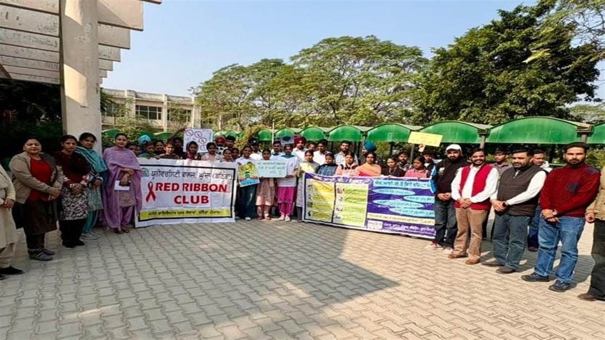 ਯੂਨੀਵਰਸਿਟੀ ਕਾਲਜ ਘੁੱਦਾ ਵਿਖੇ ਏਡਜ਼ ਦੀ ਬਿਮਾਰੀ ਸਬੰਧੀ ਵਿਦਿਆਰਥੀਆਂ ਨੂੰ ਕੀਤਾ ਜਾਗਰੂਕ