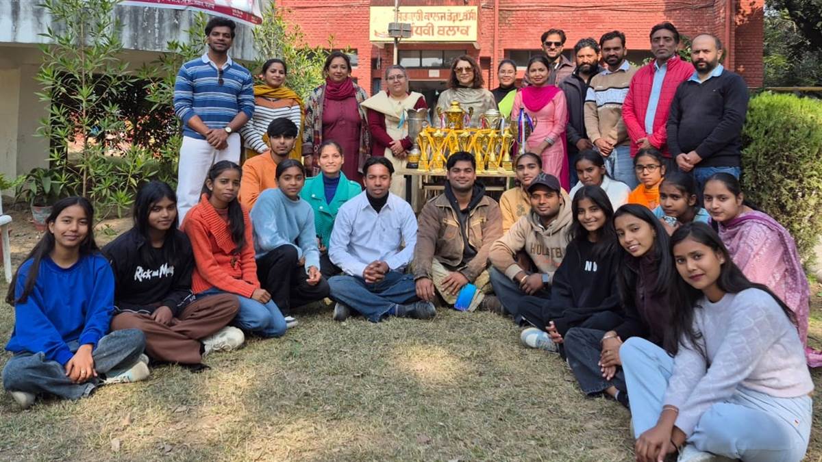 ਪੰਜਾਬ ਰਾਜ ਅੰਤਰ-ਵਰਸਿਟੀ ਯੁਵਕ ਮੇਲੇ ’ਚ ਵਿੱਦਿਆਰਥੀਆਂ ਦੀ ਮਾਈਮ ਟੀਮ ਨੇ ਹਾਸਲ ਕੀਤਾ ਪਹਿਲਾ ਸਥਾਨ