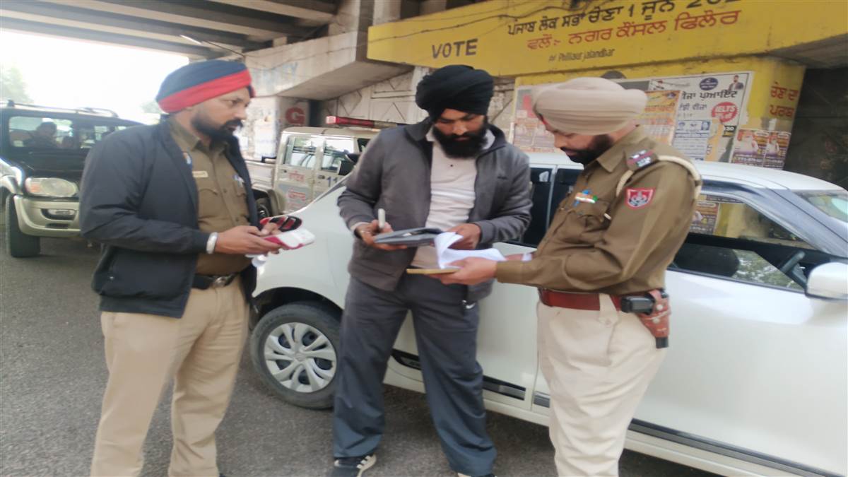 ਅਧੂਰੇ ਕਾਗਜ਼ਾਂ ਵਾਲੇ ਵਾਹਨ ਚਾਲਕਾਂ ਦੇ ਕੱਟੇ ਚਲਾਨ