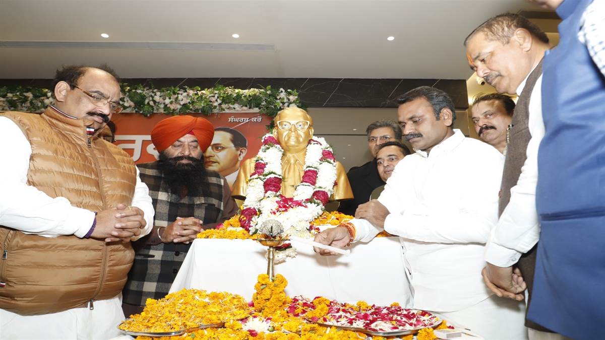 ਡਾ. ਅੰਬੇਡਕਰ ਦੀ ਨਿਆਂ ਤੇ ਸਮਾਨਤਾ ਪ੍ਰਤੀ ਅਟੁੱਟ ਵਚਨਬੱਧਤਾ : ਡਾ. ਮੁਰੂਗਨ