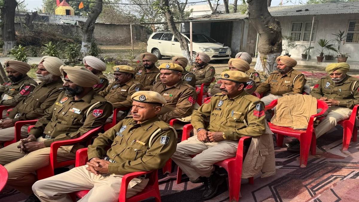 ਸੁਰੱਖਿਆ ’ਚ ਅਹਿਮ ਭੂਮਿਕਾ ਨਿਭਾਅ ਰਹੇ ਹੋਮਗਾਰਡਜ਼ ਤੇ ਸਿਵਲ ਡਿਫੈਂਸ : ਡਵੀਜ਼ਨਲ ਕਮਾਂਡੈਂਟ ਪਰੂਥੀ