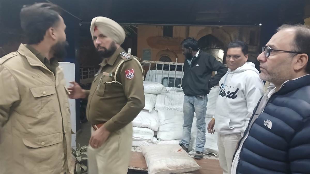 ਨਕਲੀ ਲੂਣ ਦੀਆਂ 41 ਬੋਰੀਆਂ ਫੜੀਆਂ, ਮਾਮਲਾ ਦਰਜ