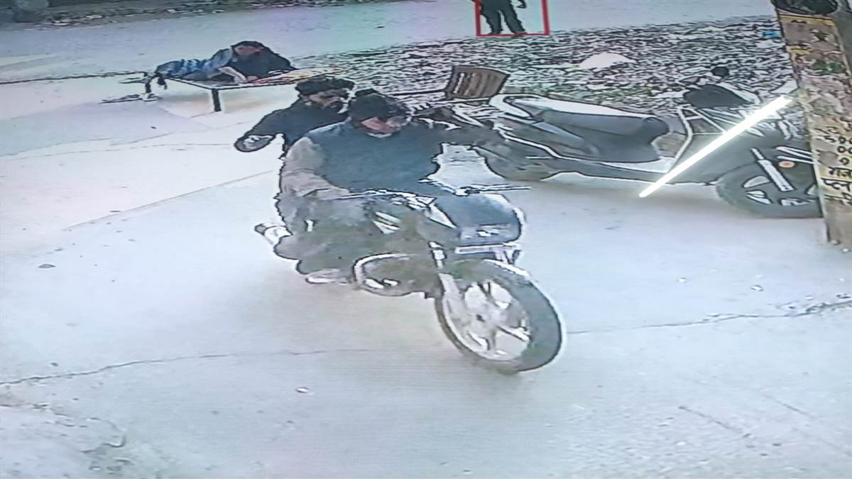 ਮੰਜੇ ’ਤੇ ਸੌਂ ਰਹੀ ਔਰਤ ਦਾ ਮੋਬਾਈਲ ਖੋਹਿਆ