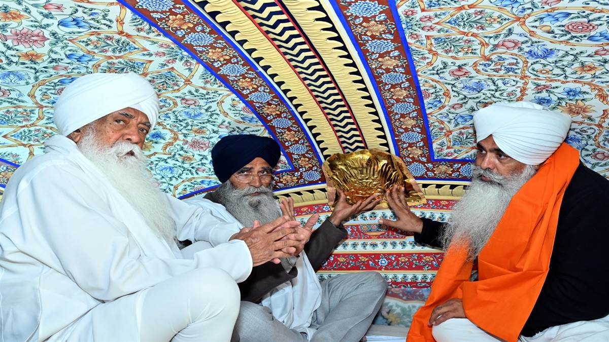 ਸੱਚਖੰਡ ਸ੍ਰੀ ਹਰਿਮੰਦਰ ਸਾਹਿਬ ਵਿਖੇ ਮੁਰੰਮਤ ਮਗਰੋਂ ਲਗਾਏ ਸੋਨੇ ਦੇ ਪੱਤਰੇ, ਗੁਰੂ ਨਾਨਕ ਨਿਸ਼ਕਾਮ ਸੇਵਕ ਜਥਾ ਬਰਮਿੰਘਮ ਨੂੰ ਸੌਂਪੀ ਗਈ ਸੀ ਜ਼ਿੰਮੇਵਾਰੀ