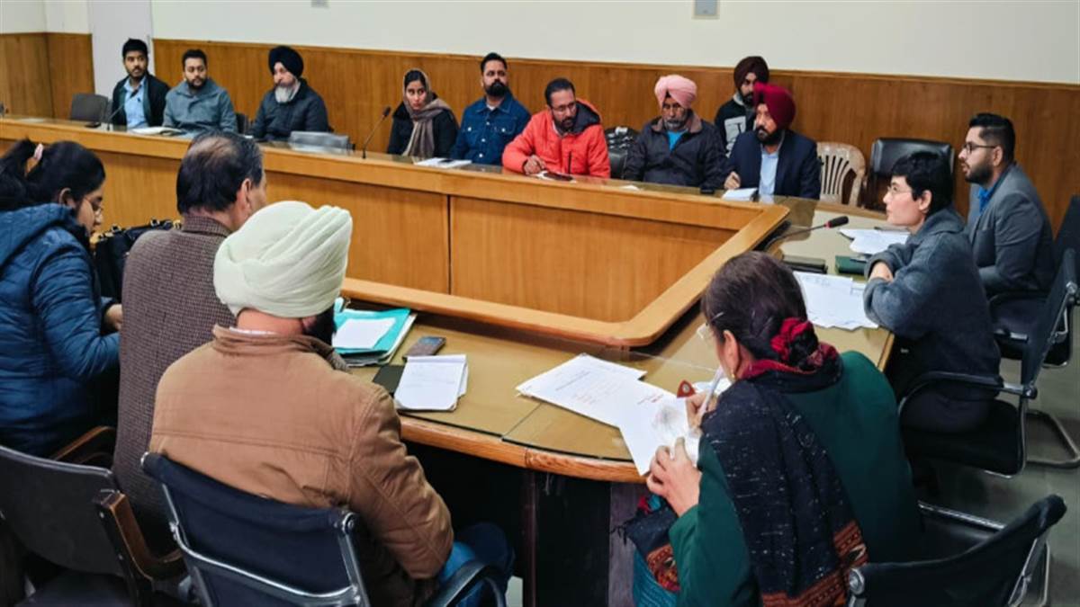 ਰੋਡ ਸੁਰੱਖਿਆ ਸਬੰਧੀ ਸਪੈਸ਼ਲ ਮੁਹਿੰਮ ਬਾਰੇ ਅਧਿਕਾਰੀਆਂ ਨਾਲ ਵਿਚਾਰਾਂ