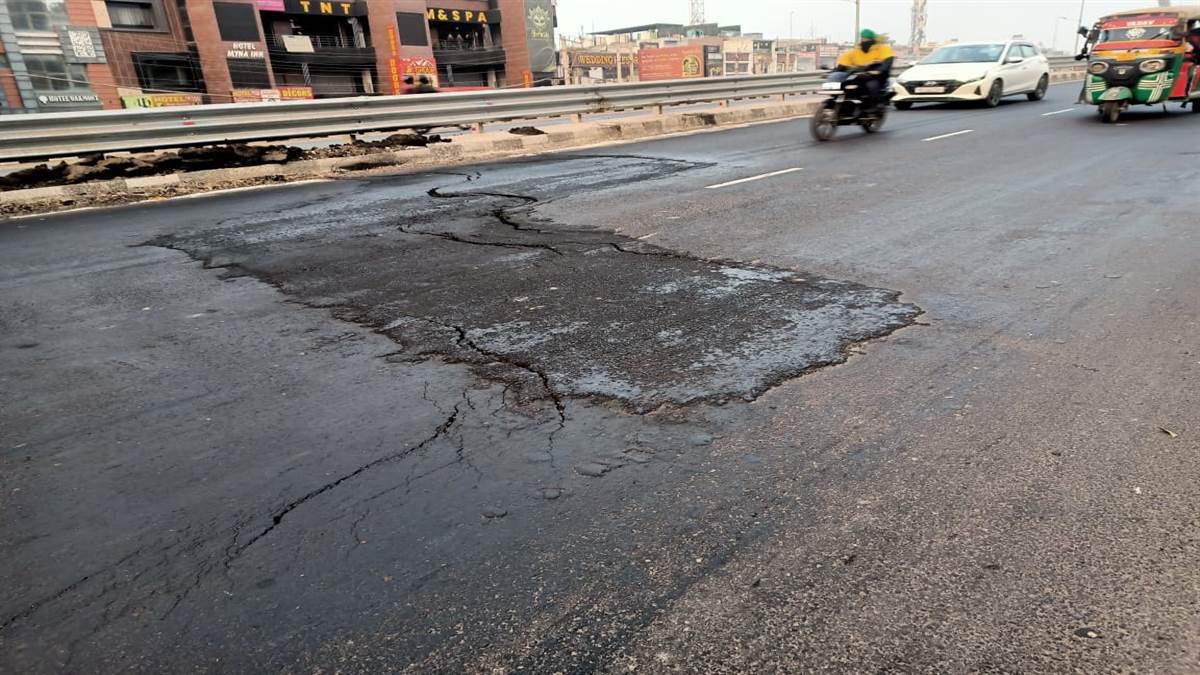 ਜ਼ੀਰਕਪੁਰ ਕੇ-ਏਰੀਆ ਫਲਾਈਓਵਰ 'ਤੇ ਪੈਚਵਰਕ 20 ਦਿਨ ਵੀ ਨਹੀਂ ਟਿਕਿਆ