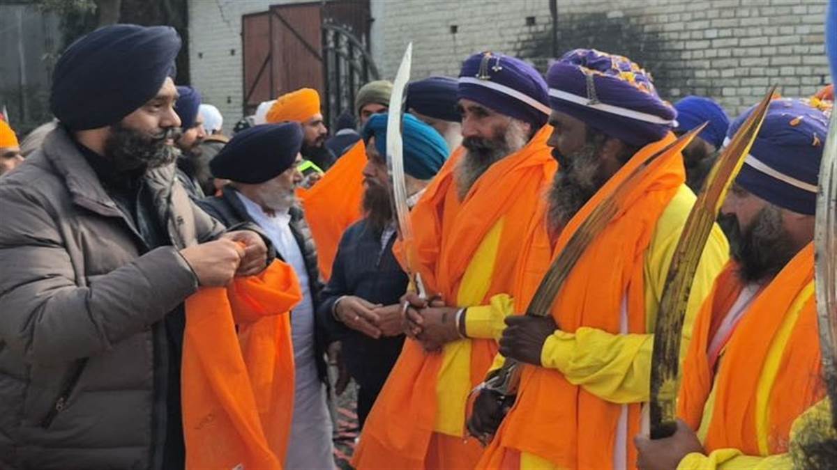 ਪ੍ਰਕਾਸ਼ ਪੁਰਬ ਦੇ ਸਬੰਧ ’ਚ ਨਗਰ ਕੀਰਤਨ ਸਜਾਇਆ