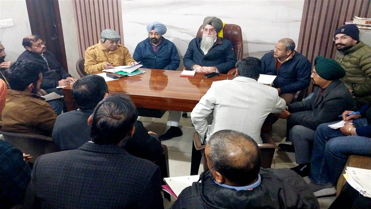 ਸਪੀਕਰ ਸੰਧਵਾਂ ਵੱਲੋਂ ਵਿਕਾਸ ਕਾਰਜਾਂ ਦੀ ਸਮੀਖਿਆ, ਪੈਂਡਿੰਗ ਕੰਮ ਜਲਦ ਨਿਬੇੜਨ ਦੇ ਦਿੱਤੇ ਨਿਰਦੇਸ਼