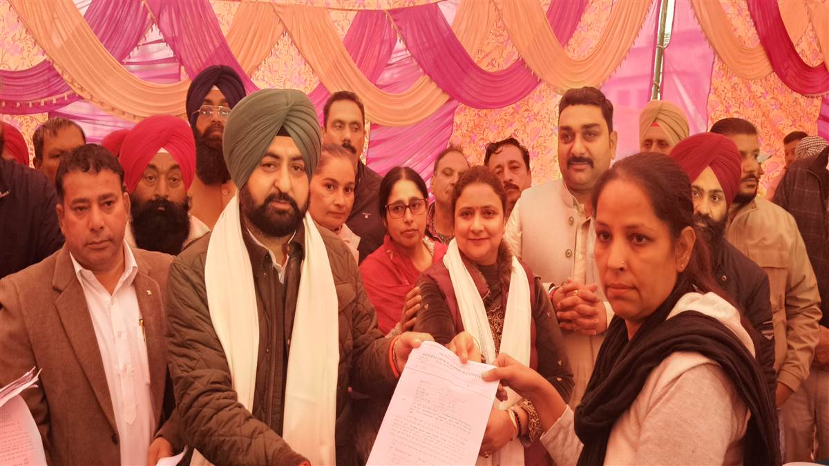 ਮੁੰਡੀਆਂ ਨੇ 46 ਲੋੜਵੰਦ ਪਰਿਵਾਰਾਂ ਨੂੰ ਢਾਈ-ਢਾਈ ਲੱਖ ਦੇ ਚੈੱਕ ਵੰਡੇ