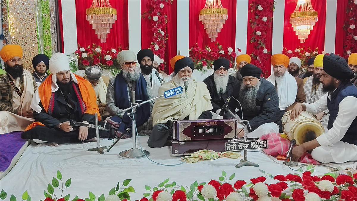 ਮਹਾਪੁਰਸ਼ ਮਾਤ ਲੋਕ ’ਚ ਜੀਵਾਂ ਨੂੰ ਤਾਰਨ ਲਈ ਆਉਂਦੇ ਹਨ : ਬਾਬਾ ਰਣਜੀਤ ਸਿੰਘ