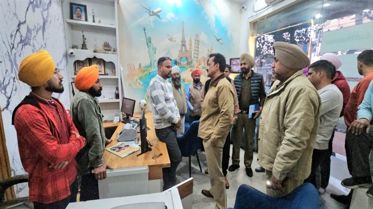 ਪਿਸਤੌਲ ਦੀ ਨੋਕ ’ਤੇ ਵੈਸਟਰਨ ਯੂਨੀਅਨ ਦੀ ਦੁਕਾਨ ਤੋਂ ਅਣਪਛਾਤੇ ਢਾਈ ਲੱਖ ਲੁੱਟ ਕੇ ਹੋਏ ਫਰਾਰ