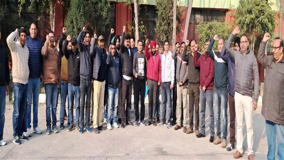 ਕੰਪਿਊਟਰ ਅਧਿਆਪਕਾਂ ਵੱਲੋਂ 14 ਨੂੰ ਵਿੱਤ ਮੰਤਰੀ ਦੀ ਕੋਠੀ ਦਾ ਕਰਨਗੇ ਘਿਰਾਓ