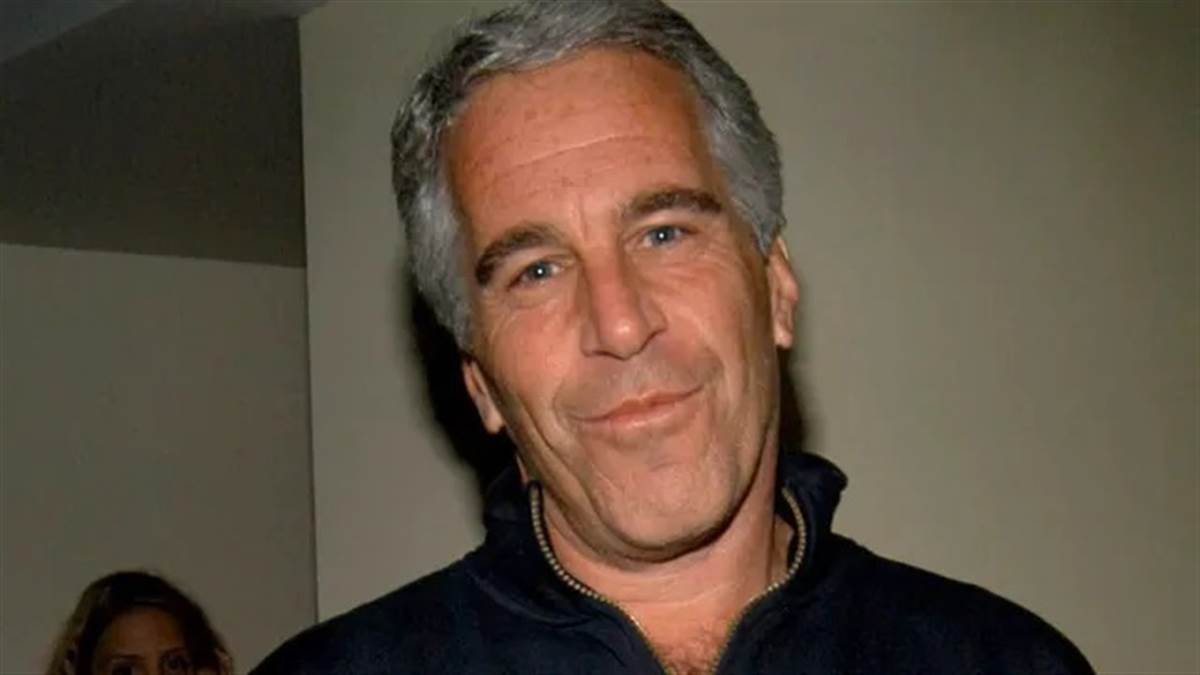 Jeffrey Epstein 'ਤੇ ਬਣੀ ਸੀਰੀਜ਼ OTT 'ਤੇ ਕਰ ਰਹੀ ਹੈ ਟ੍ਰੈਂਡ, ਨਾਬਾਲਗ ਬੱਚੀਆਂ ਨਾਲ ਸ਼ੋਸ਼ਣ ਦੀ ਕਹਾਣੀ ਕੰਬਾ ਦੇਵੇਗੀ ਤੁਹਾਡੀ ਰੂਹ