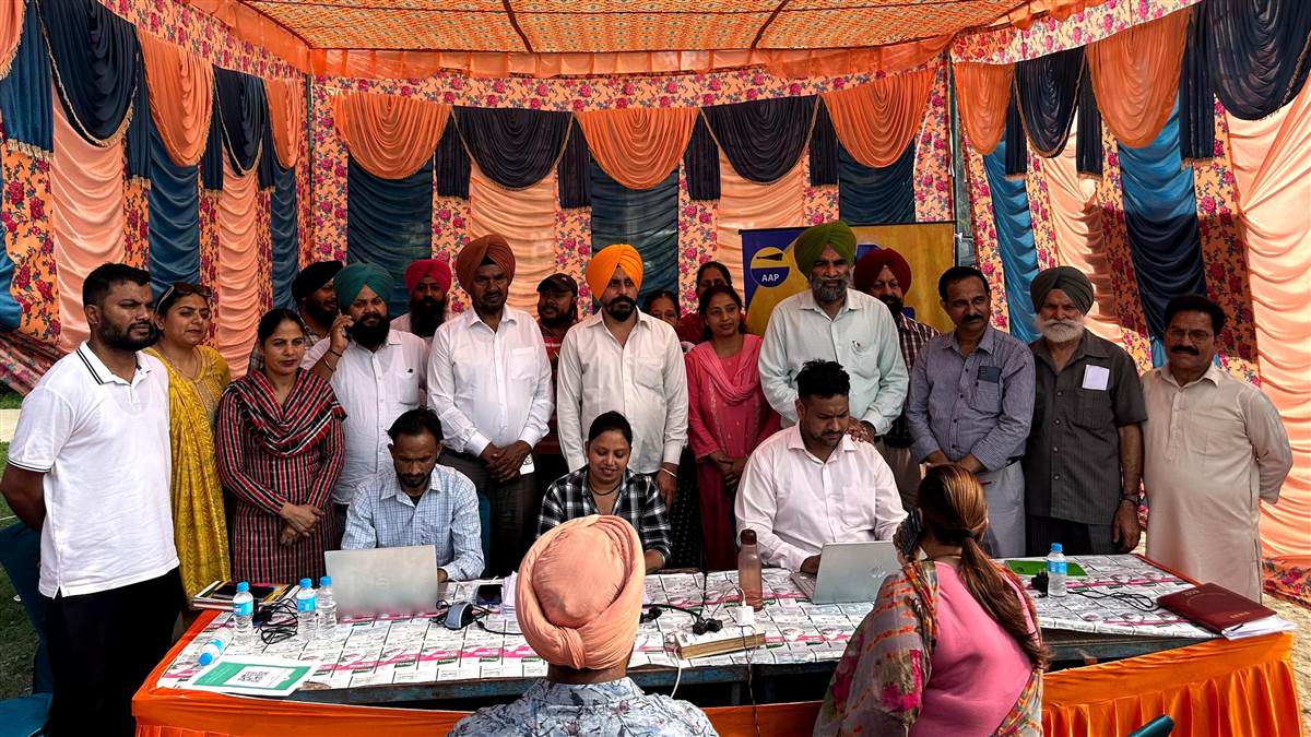 ਮੁਫ਼ਤ ਸਿਹਤ ਕੈਂਪ ’ਚ 115 ਮਰੀਜ਼ਾਂ ਦੀ ਜਾਂਚ, 75 ਲੋਕਾਂ ਦੇ ਬਣੇ ਹੈਲਥ ਕਾਰਡ