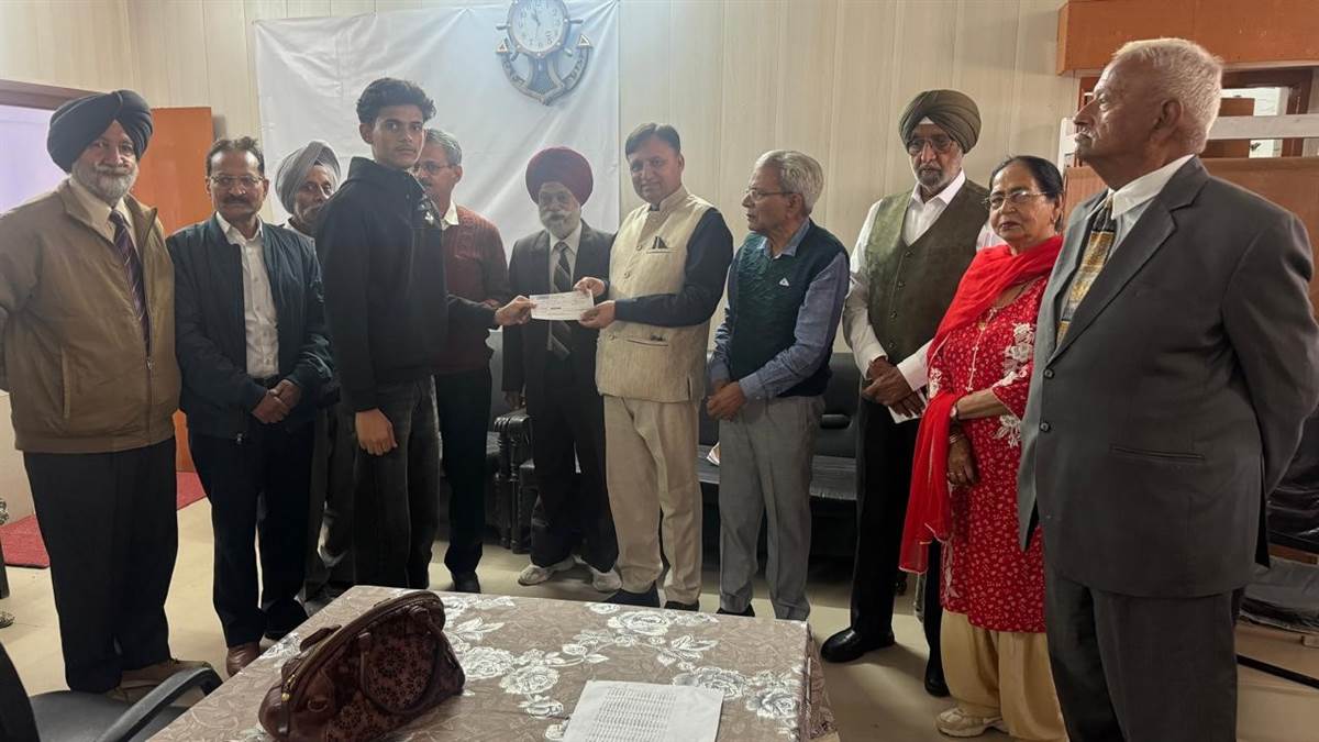 ਸਰਕਾਰੀ ਕਾਲਜ ਦੇ 34 ਲੋੜਵੰਦ ਵਿਦਿਆਰਥੀਆਂ ਨੂੰ ਦਿੱਤੀ ਸਕਾਲਰਸ਼ਿਪ ਸਹਾਇਤਾ