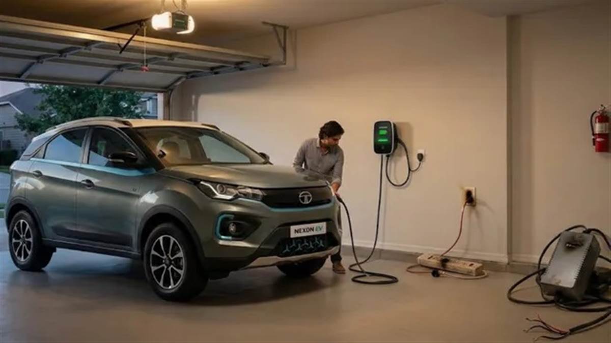 ਘਰ 'ਚ EV ਚਾਰਜ ਕਰਦੇ ਸਮੇਂ ਭੁੱਲ ਕੇ ਵੀ ਨਾ ਕਰੋ ਇਹ 5 ਗ਼ਲਤੀਆਂ, ਨਹੀਂ ਤਾਂ ਹੋ ਸਕਦਾ ਹੈ ਭਾਰੀ ਨੁਕਸਾਨ