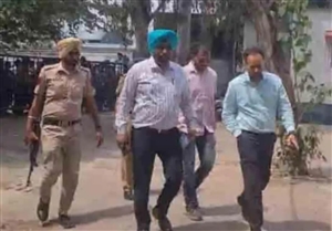 Big News : ਪੰਜਾਬ ਦੇ 7 ਜ਼ਿਲ੍ਹਿਆਂ ਦੇ RTA ਦਫ਼ਤਰਾਂ 'ਚ ਵਿਜੀਲੈਂਸ ਦੀ ਰੇਡ, ਦਸਤਾਵੇਜ਼ਾਂ ਦੀ ਕੀਤੀ ਜਾ ਰਹੀ ਜਾਂਚ