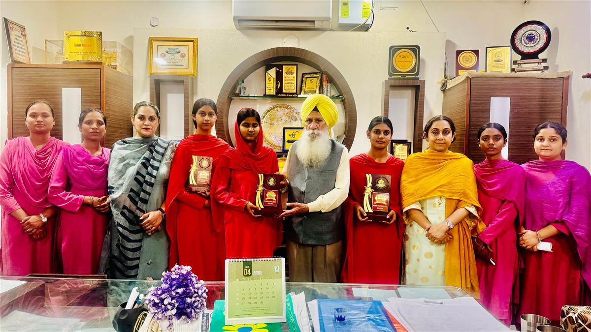 ਬੀਕਾਮ ਭਾਗ ਪਹਿਲਾਂ ਦਾ ਨਤੀਜਾ ਰਿਹਾ ਸ਼ਾਨਦਾਰ : ਚੇਅਰਮੈਨ ਰੰਧਾਵਾ