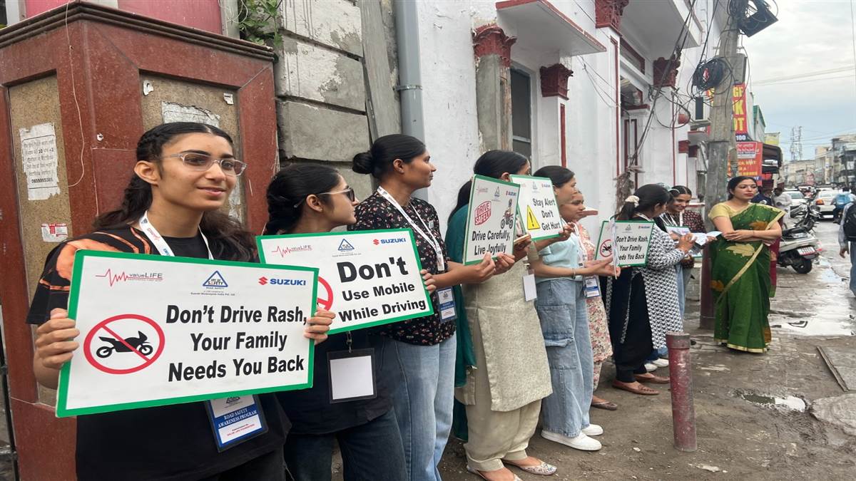 ਹਿੰਦੂ ਕੰਨਿਆ ਕਾਲਜ ’ਚ ਸੜਕ ਸੁਰੱਖਿਆ ਜਾਗਰੂਕਤਾ ਪ੍ਰੋਗਰਾਮ ਕਰਵਾਇਆ