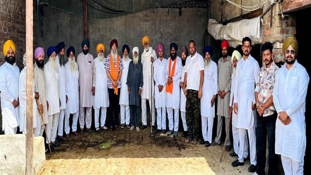 ਪਿੰਡ ਖੇਲਾ ਦੇ ਅਕਾਲੀ ਵਰਕਰਾਂ ਨਾਲ ਕੀਤੀ ਬ੍ਰਹਮਪੁਰਾ ਤੇ ਸ਼ੇਖ ਨੇ ਮੁਲਾਕਾਤ