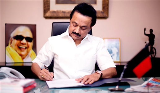 Decision taken by MK Stalin as soon as he becomes CM every family will get Rs 4000 corona relief