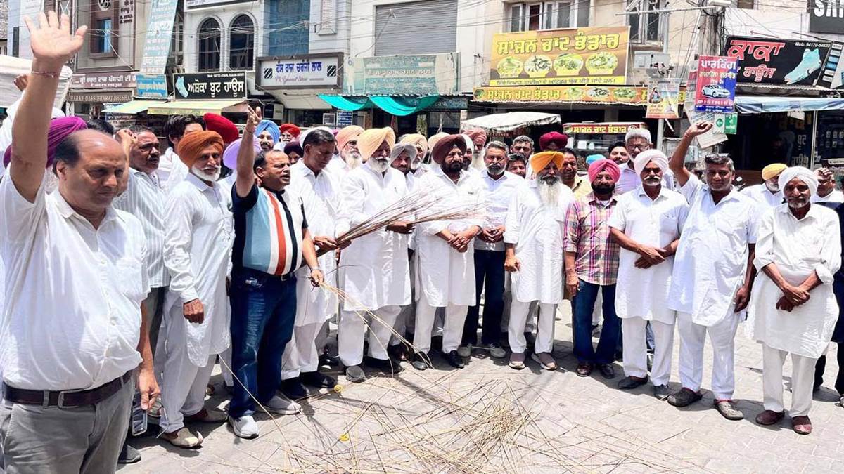 ਕਾਂਗਰਸੀ ਆਗੂ ਅਰਸ਼ਦੀਪ ਸਿੰਘ ਦੀ ਗ੍ਰਿਫ਼ਤਾਰੀ ਖ਼ਿਲਾਫ਼ ਕੀਤਾ ਰੋਸ ਪ੍ਰਦਰਸ਼ਨ