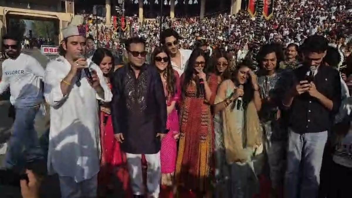 ‘ਮਾਂ ਤੈਨੂੰ ਸਲਾਮ’ ਦੀ ਗੂੰਜ ਨਾਲ ਅਟਾਰੀ ਸਰਹੱਦ ‘ਤੇ ਭਾਵਨਾਵਾਂ ਦਾ ਸਮੁੰਦਰ