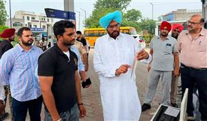 ਧਾਲੀਵਾਲ ਨੇ ਪੰਪਾਂ 'ਤੇ ਛਾਪਾਮਾਰੀ ਕਰਕੇ ਲਏ ਇਥਨੋਲ ਯੁਕਤ ਪੈਟਰੋਲ ਦੇ ਨਮੂਨੇ