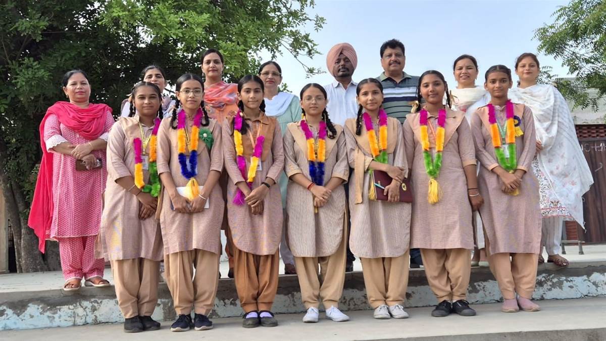 ਵਿਦਆਰਥਣਾਂ ਨੇ ਯੁਵਕ ਸੇਵਾਵਾਂ ਕੈਂਪ ’ਚ ਕੀਤੀ ਸ਼ਮੂਲੀਅਤ