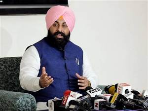 ਚਾਰ ਲੱਖ ਬੱਚੇ 2022 ’ਚ ਫਰਸ਼ ’ਤੇ ਬੈਠ ਕੇ ਪੜ੍ਹਨ ਲਈ ਮਜਬੂਰ ਸਨ, ਹੁਣ ਸਕੂਲੀ ਸਿੱਖਿਆ ’ਚ ਪੰਜਾਬ ਅੱਗੇ : ਬੈਂਸ
