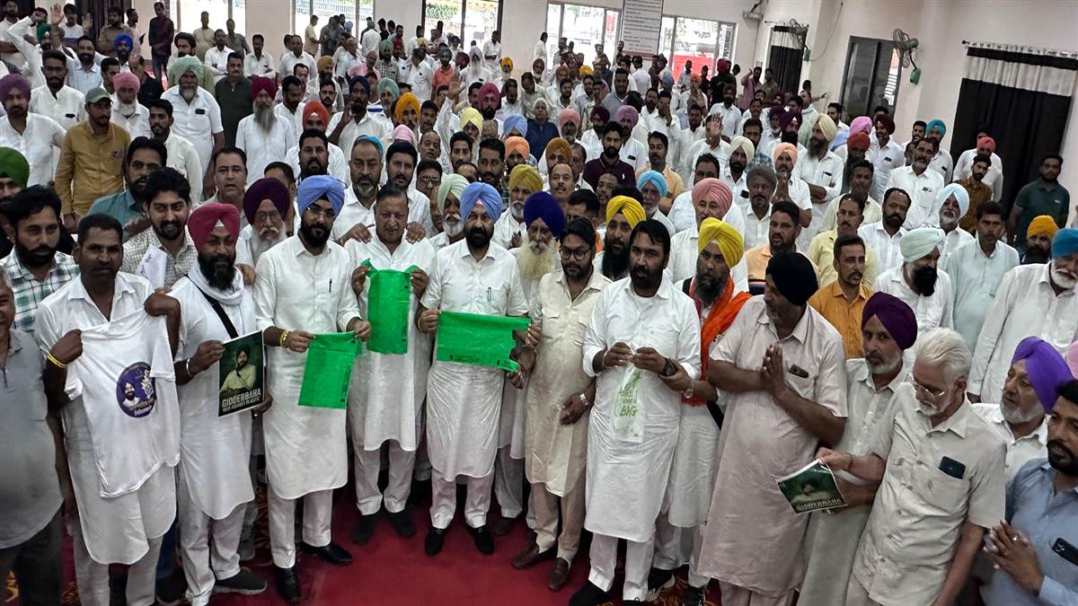 ਗਿੱਦੜਬਾਹਾ ਨੂੰ ਪਲਾਸਟਿਕ ਮੁਕਤ ਕਰਨ ਲਈ ਵਿਧਾਇਕ ਡਿੰਪੀ ਢਿੱਲੋਂ ਨੇ ਕੀਤੀ ਸ਼ੁਰੂਆਤ