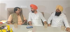 ਵਿਕਰਮ ਬਾਜਵਾ ਵੱਲੋਂ ਰਵਿੰਦਰ ਡਾਲਵੀ ਨਾਲ ਮੁਲਾਕਾਤ