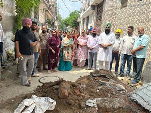 ਗੁਰਪ੍ਰੀਤ ਨਗਰ ’ਚ ਪਾਈਪਾਂ ਬਦਲੀਆਂ ਤੇ ਸੁਪਰ ਸੱਕਸ਼ਨ ਮਸ਼ੀਨ ਨਾਲ ਕੀਤੀ ਸਫ਼ਾਈ