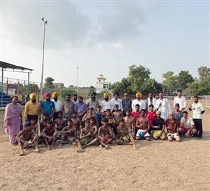 ਜ਼ਿਲ੍ਹਾ ਪੱਧਰੀ ਖੇਡਾਂ ’ਚ ਸਲੀਣਾ ਸਕੂਲ ਦੇ ਬੱਚਿਆਂ ਨੇ ਮਾਰੀਆਂ ਮੱਲਾਂ