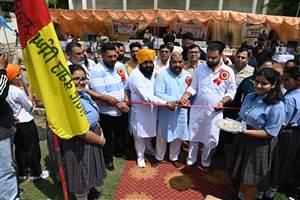 ਨਵਾਂਸ਼ਹਿਰ 'ਚ ਏਡੀਸੀ ਰਮਨਦੀਪ ਸਿੰਘ ਨੇ ਕੀਤਾ ਬਲਾਕ ਪੱਧਰੀ ਖੇਡਾਂ ਦਾ ਆਗਾਜ਼