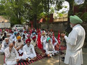 ਕੁਲ ਹਿੰਦ ਕਿਸਾਨ ਸਭਾ ਨੇ ਐੱਸਡੀਐੱਮ ਨੂੰ ਦਿੱਤਾ ਮੰਗ ਪੱਤਰ