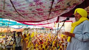 ਪੱਕੇ ਮੋਰਚੇ ਦੇ ਨੌਵੇ ਦਿਨ ਕਿਸਾਨਾਂ ਨੇ ਐੱਸਈ ਦਫ਼ਤਰ ਘੇਰਿਆ