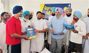ਵਿਧਾਇਕ ਸਿੱਧੂ ਨੇ ਬੁਰਜ ਲੱਧਾ ‘ਚ 215 ਪਰਿਵਾਰਾਂ ਨੂੰ ਪ੍ਰਾਪਰਟੀ ਕਾਰਡ ਵੰਡੇ